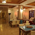 Tuncel Efe מלון 4*