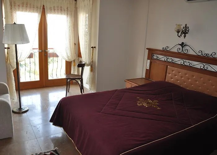 Hotell Tuncel Efe 4*